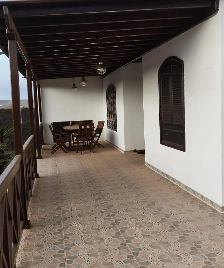 Casa Paraiso San Bartolome  Villa